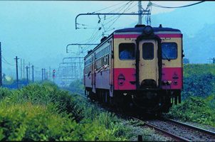 東山北～山北間を行く気動車